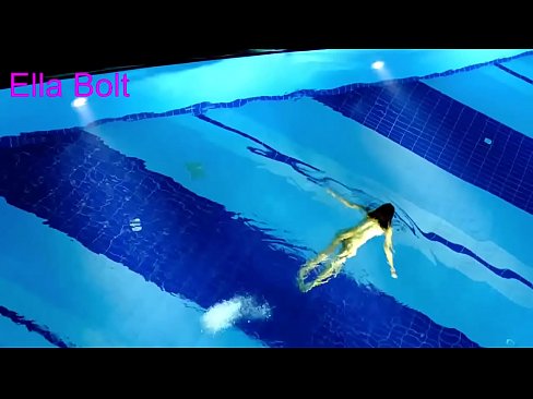 ❤️ నేను చూడటం ఆపలేను, ELLA BOLT రిసార్ట్ పూల్‌లో నగ్నంగా ఈత కొడుతూ దొరికిన యువ అందగత్తె ️❌ క్వాలిటీ పోర్న్ మా వద్ద